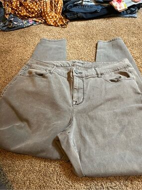 Maurice’s Women’s High-Rise Grey Stretch Jeans 20w long